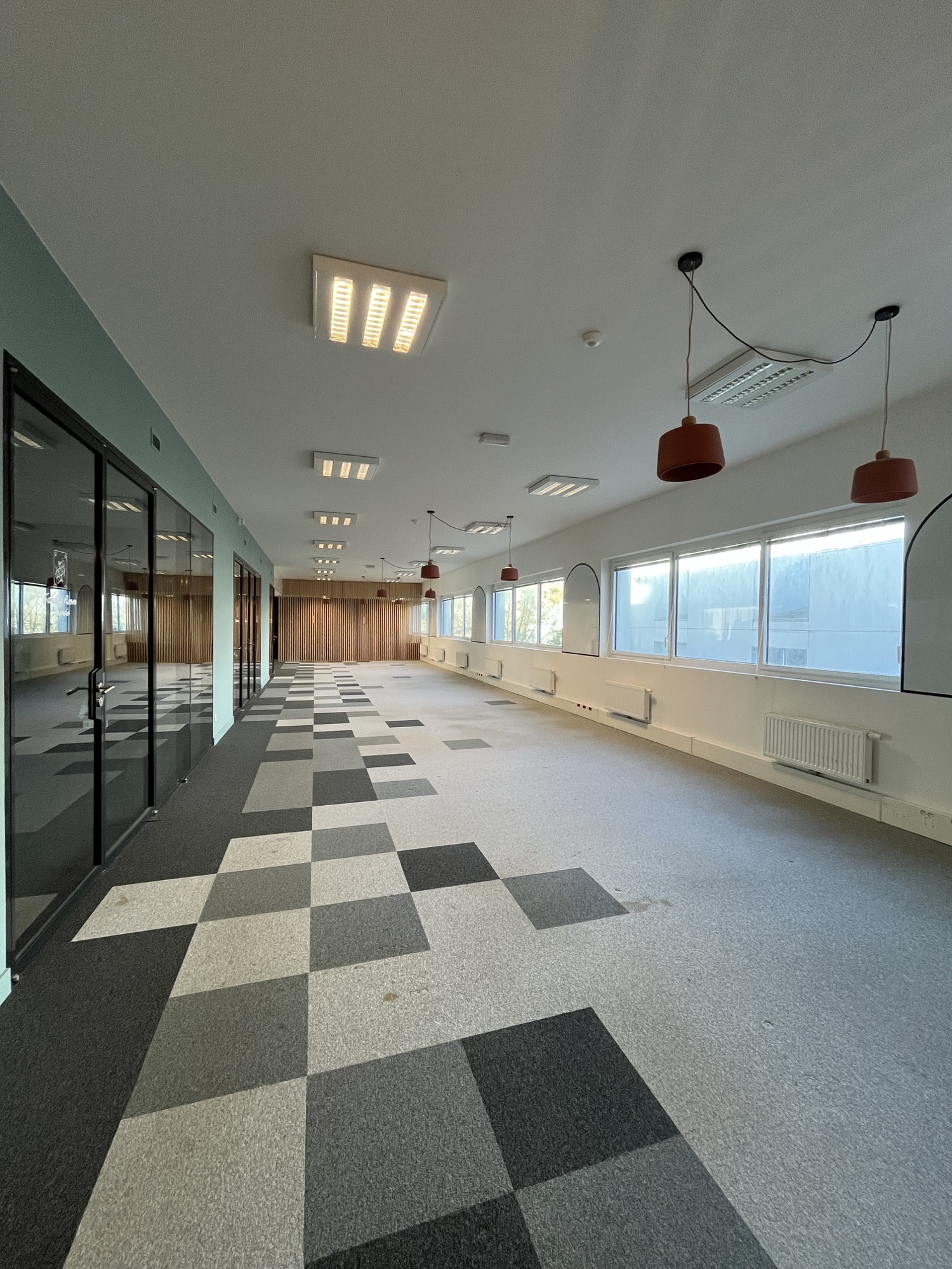 Ile de Nantes_Quartier de la création. Immeuble à vendre.